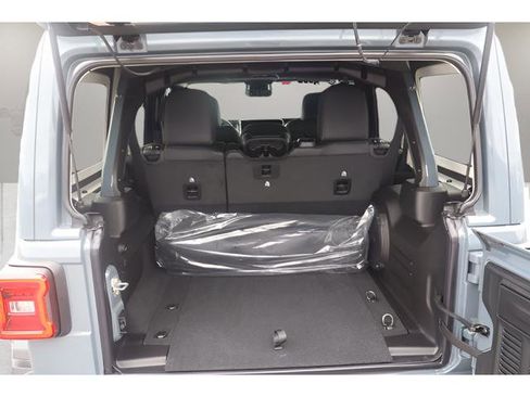 New 2026 Jeep Wrangler Unlimited Rubicon AWD/4WD image 11