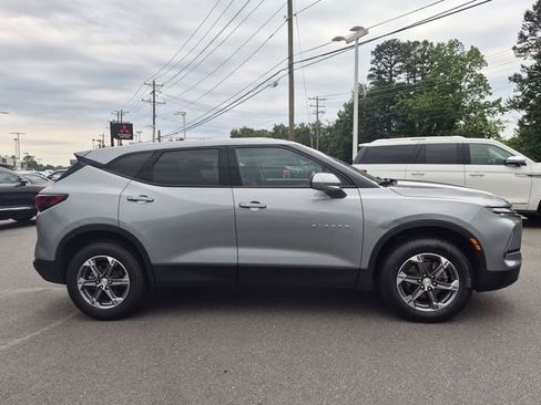 Used 2023 Chevrolet Blazer LT w/ Driver Confidence Package FWD image 2