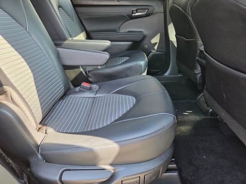 Used 2023 Toyota Highlander XSE AWD/4WD image 30