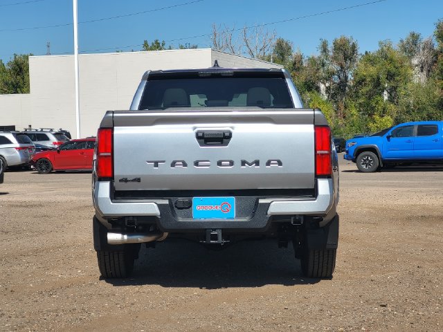 Used 2025 Toyota Tacoma SR5 AWD/4WD image 5