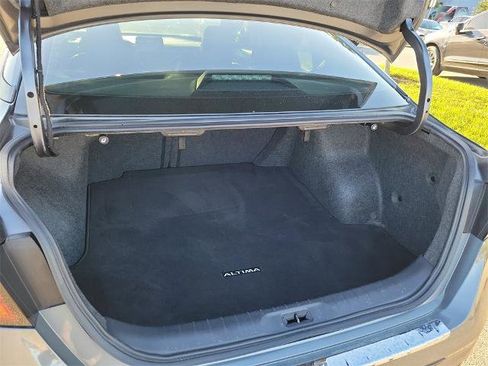 Certified 2022 Nissan Altima 2.5 SR w/ Midnight Edition Package image 10