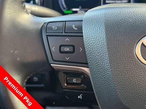 Used 2025 Toyota Camry XLE w/ Premium Package image 20