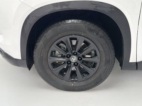Certified 2024 Toyota Grand Highlander AWD image 25