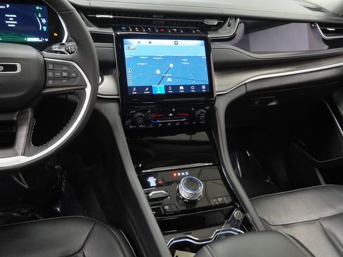 Certified 2022 Jeep Grand Cherokee Limited 4xe image 29