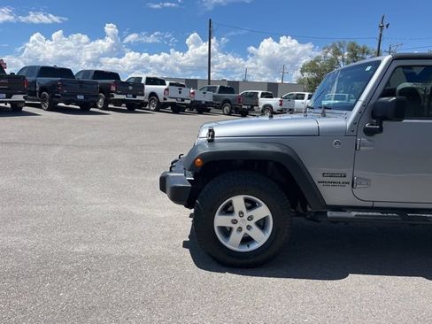 Used 2014 Jeep Wrangler Unlimited Sport w/ Quick Order Package 24S AWD/4WD image 4