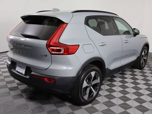 Used 2024 Volvo XC40 B5 Plus AWD/4WD image 8