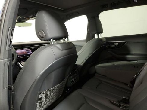 Used 2021 Audi Q7 3.0T Premium Plus image 12