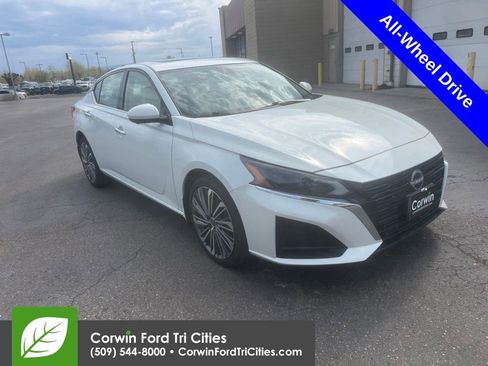 Used 2023 Nissan Altima 2.5 SL image 1