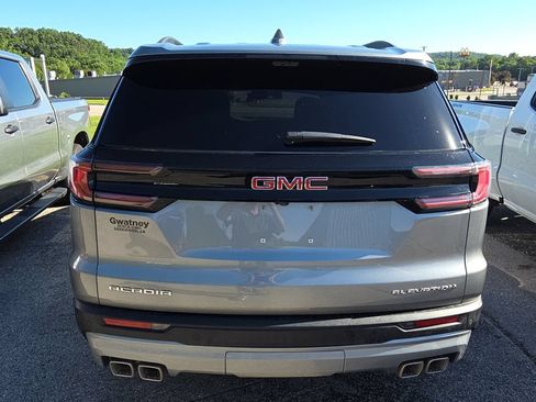 Used 2026 GMC Acadia Elevation FWD image 5