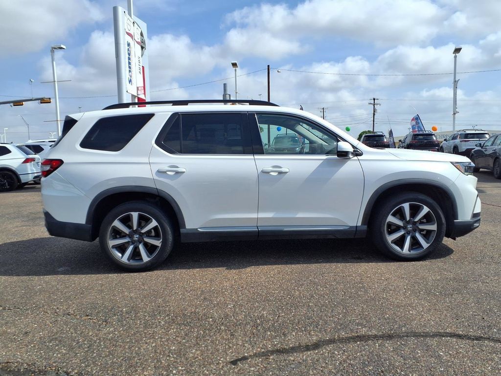Used 2023 Honda Pilot Touring image 9