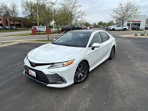 Used 2023 Toyota Camry XLE w/ Navigation Package AWD/4WD image 1