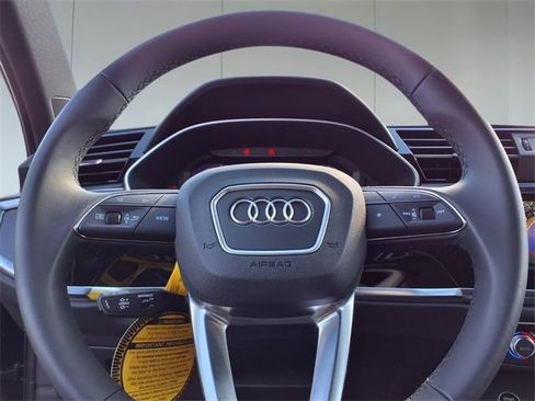 New 2025 Audi Q3 2.0T Premium image 12