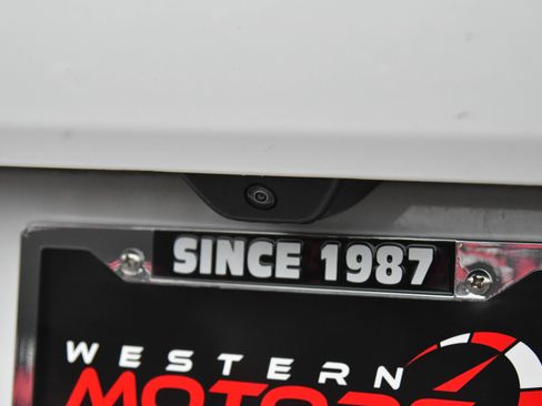 Used 2023 Jeep Grand Cherokee L Laredo image 40