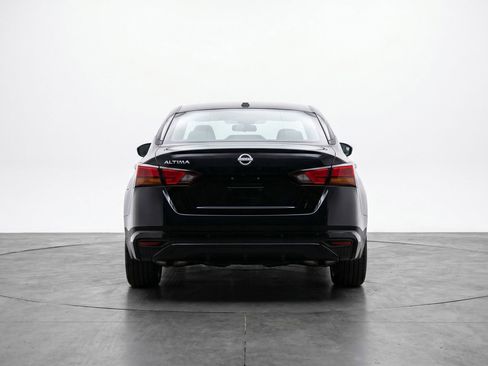 Used 2025 Nissan Altima 2.5 SV FWD image 7