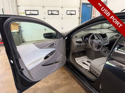Used 2020 Chevrolet Malibu LS FWD image 11