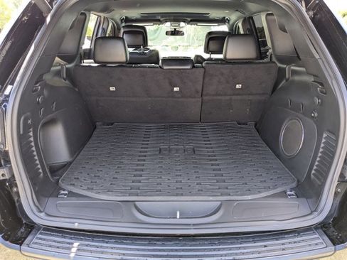 Used 2021 Jeep Grand Cherokee Laredo X image 6