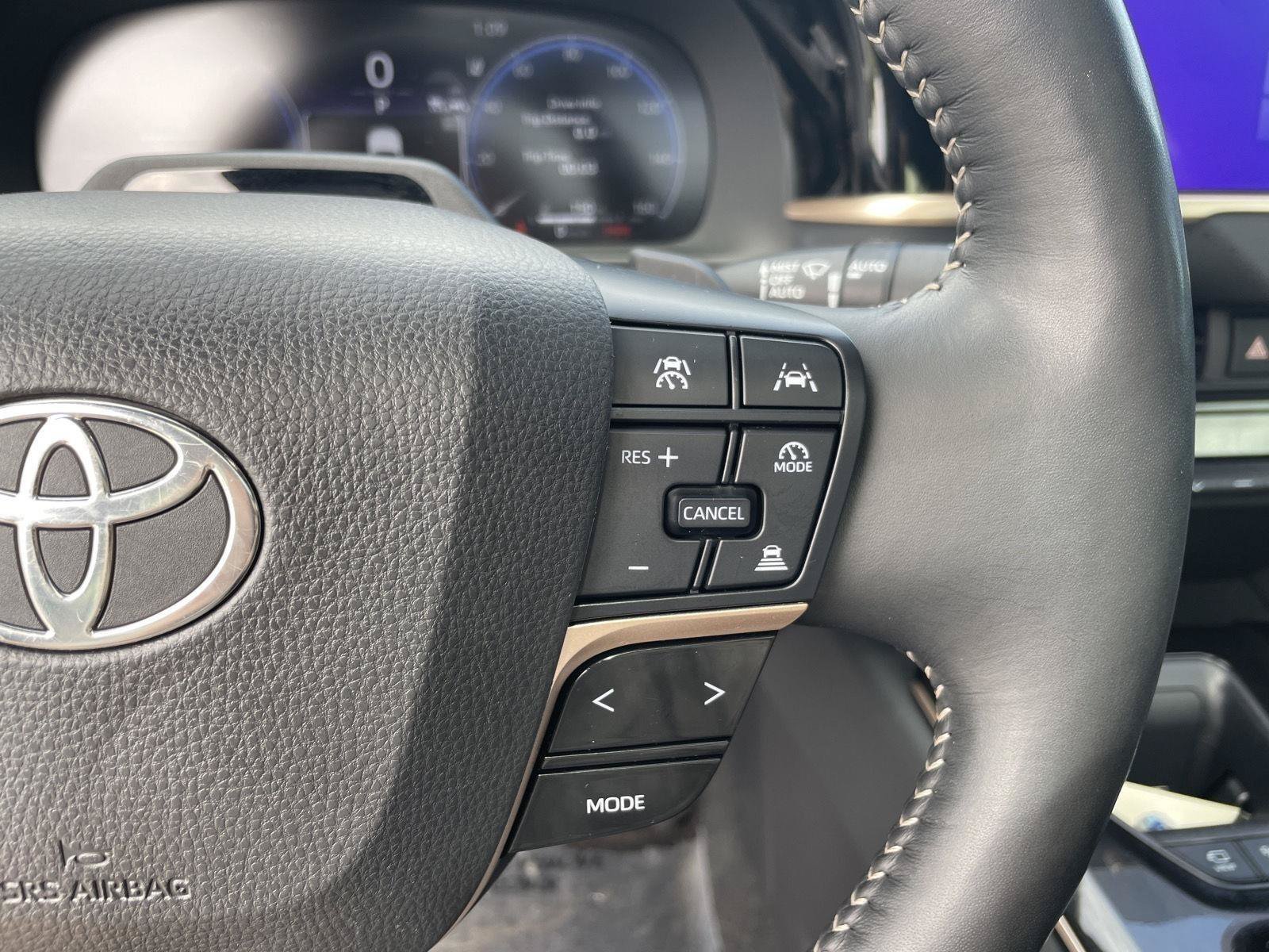 Used 2024 Toyota Crown Platinum AWD/4WD image 23