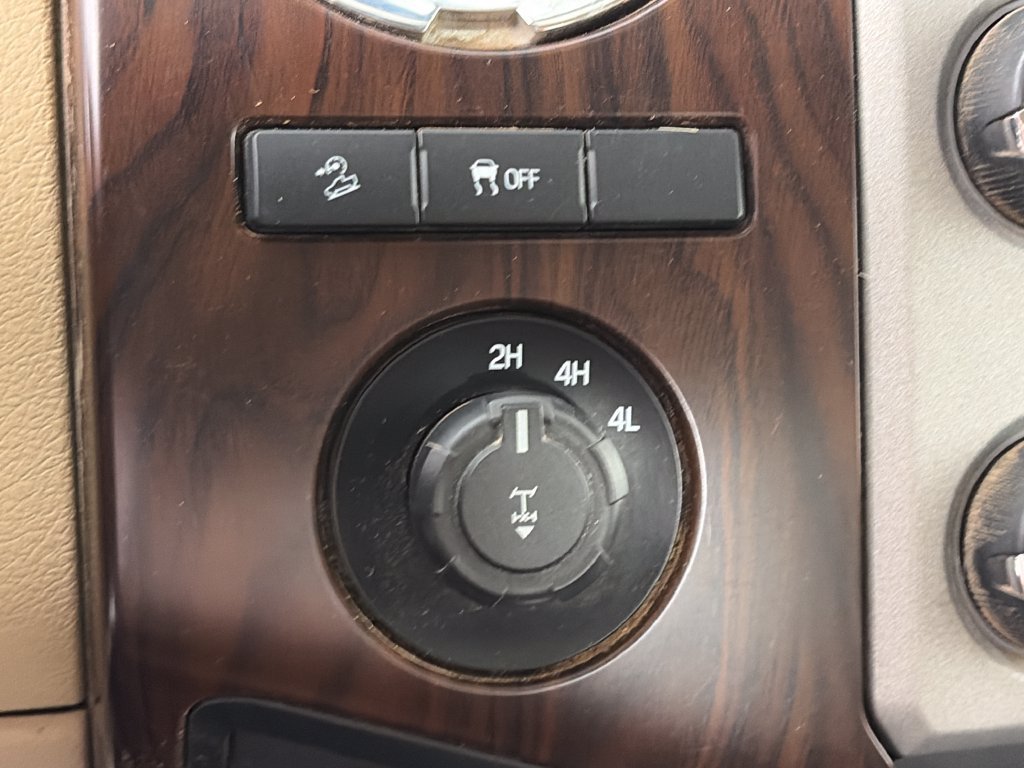 Used 2015 Ford F350 Lariat w/ Lariat Ultimate Package AWD/4WD image 23