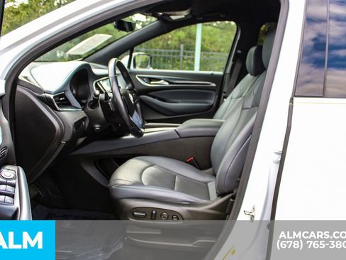 Used 2024 Buick Enclave Premium image 16