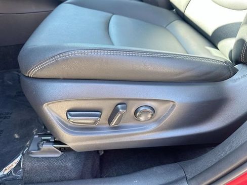 Used 2025 Toyota Corolla Cross XLE w/ Convenience Package AWD/4WD image 39
