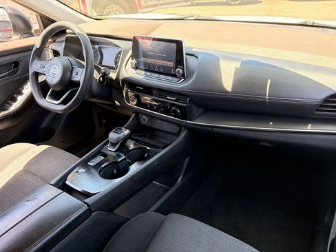 Used 2021 Nissan Rogue S FWD image 11