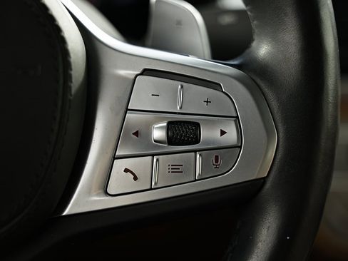 Used 2022 BMW 740i w/ M Sport Package image 35