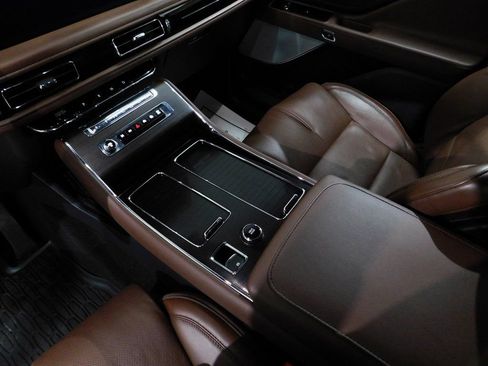 Used 2025 Lincoln Aviator Reserve w/ Equipment Group 201A image 74