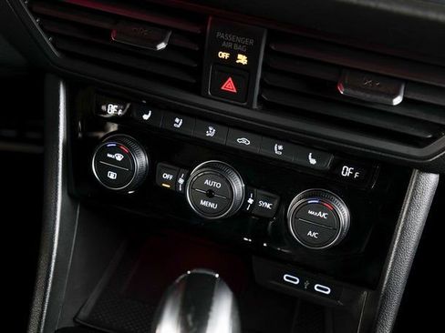 Used 2021 Volkswagen Jetta GLI Autobahn image 16