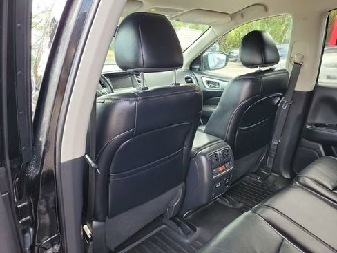 Used 2020 Nissan Pathfinder SL image 15