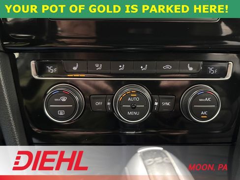 Used 2017 Volkswagen Golf R 4-Door image 32