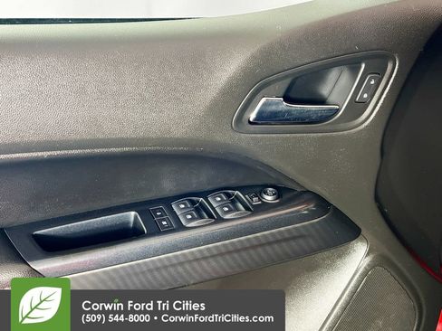 Used 2015 GMC Canyon SLE AWD/4WD image 12