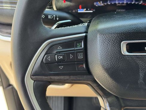 Used 2023 Jeep Grand Cherokee Limited AWD/4WD image 11