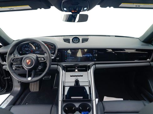 Certified 2026 Porsche Panamera image 19