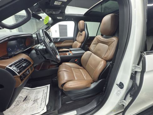 Used 2024 Lincoln Navigator Reserve w/ Equipment Group 201A image 12