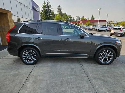 Used 2018 Volvo XC90 T6 Momentum w/ Convenience Package AWD/4WD image 4