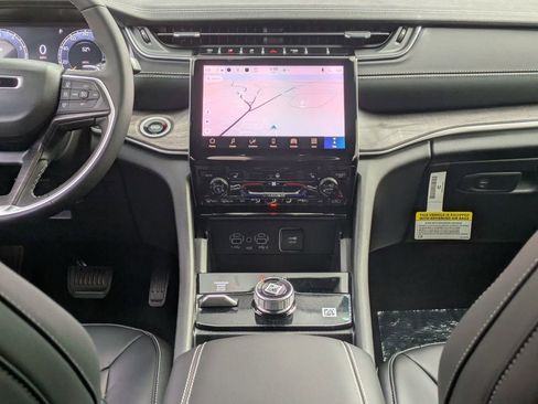 New 2025 Jeep Grand Cherokee Limited image 26