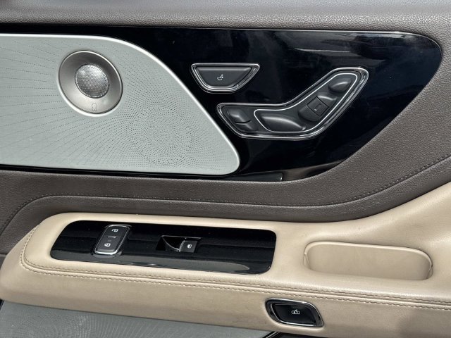 Used 2020 Lincoln Aviator Grand Touring w/ Equipment Group 302A AWD/4WD image 12