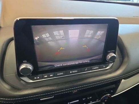 Used 2021 Nissan Rogue S FWD image 28