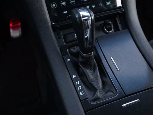 Used 2015 Ford Taurus SHO w/ Equipment Group 401A AWD/4WD image 39