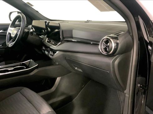 Used 2025 Chevrolet Equinox LT FWD image 17