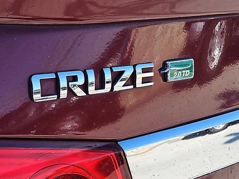 Used 2015 Chevrolet Cruze Diesel w/ Enhanced Safety Package FWD image 5