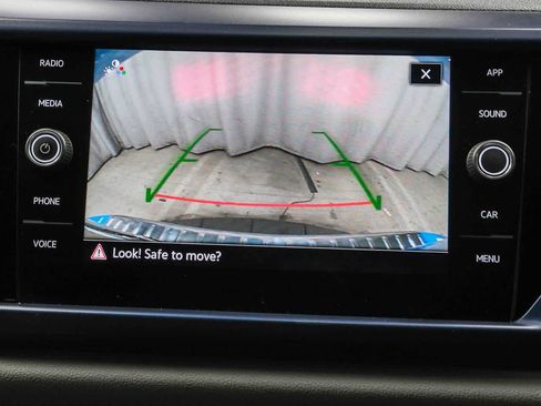 Used 2022 Volkswagen Taos SE FWD image 29