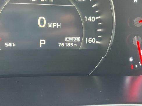 Used 2019 Kia Sorento SX image 17