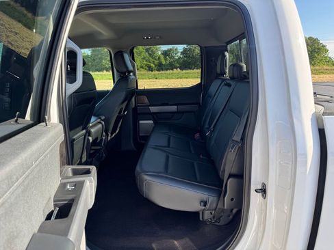 Used 2021 Ford F150 Lariat w/ Equipment Group 501A Mid AWD/4WD image 17