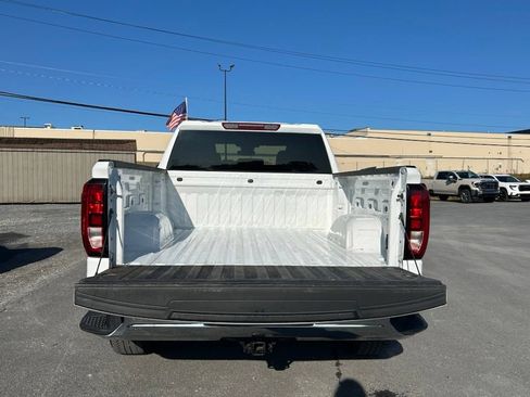 Used 2023 GMC Sierra 1500 Pro w/ Pro Value Package AWD/4WD image 3