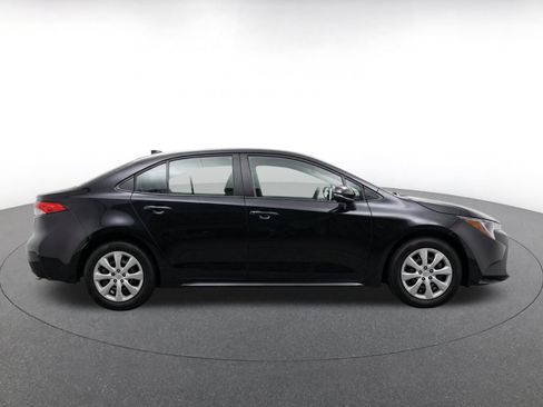 Used 2025 Toyota Corolla LE FWD image 10