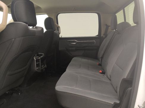 Used 2019 RAM 1500 Big Horn AWD/4WD image 18