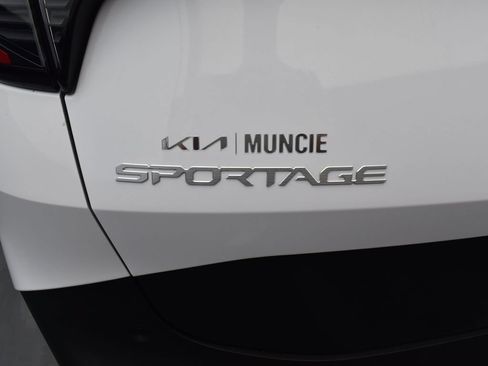 Certified 2026 Kia Sportage EX w/ EX Panorama Roof Package FWD image 10