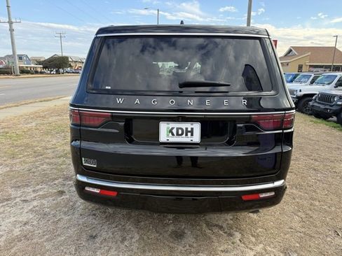 Certified 2025 Jeep Wagoneer Series III w/ Premium Group I image 6