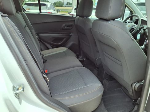 Used 2022 Chevrolet Trax LS w/ Tint and Cruise Package FWD image 20